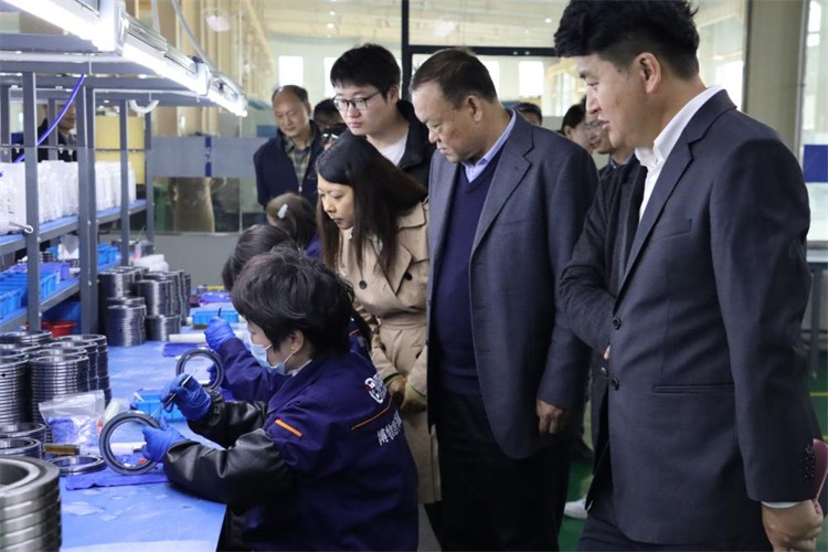 1681093127513282.jpg 北京航空航天大學(xué)發(fā)動機(jī)研究院教授2.jpg